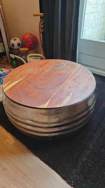 Ronde salontafel van hout en metaal