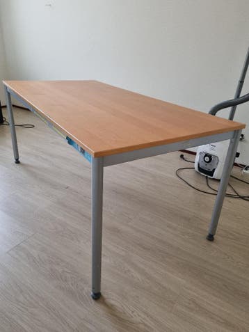 Bureau 160x80 gratis afhalen