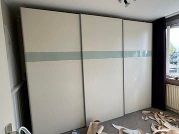 GRATIS Kledingkast met schuifdeuren