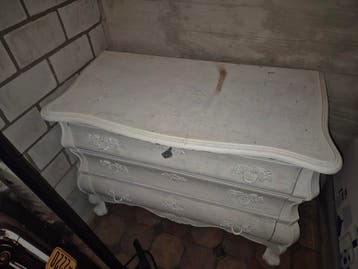 Mooi kastje, moet helaas weg omdat ik ga verhuizen