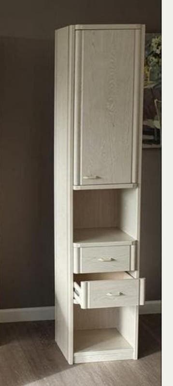 Twee kasten, 34x44x205 cm, zware kwaliteit