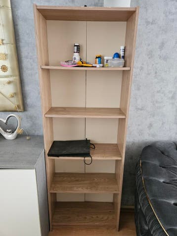 Houten boekenkast met 5 planken Gratis