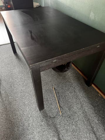 GRATIS af te halen eetkamertafel