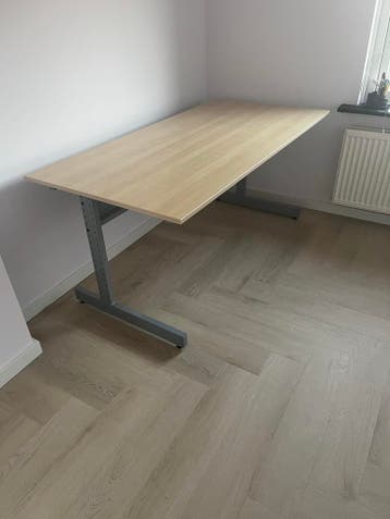 Ikea verstelbaar bureau 160 x 80 met licht houten blad