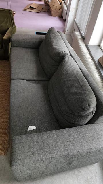 Gebruikt grijs bankstel