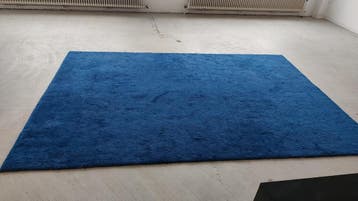 Blauw tapijt