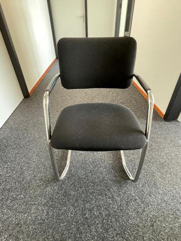 6 zwarte stoelen, gratis op te halen in Sittard!