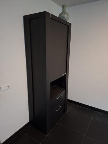 Eikenhouten meubels; eettafel, salontafels, tv kastje, kast