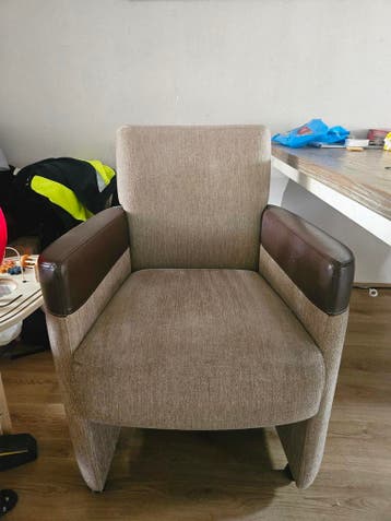 4stoelen met wieltjes