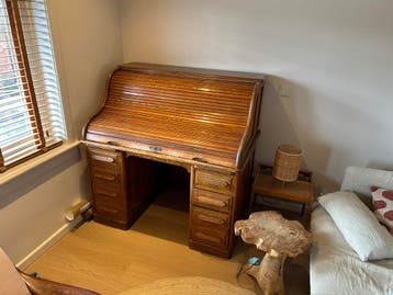 Antiek rolluik bureau