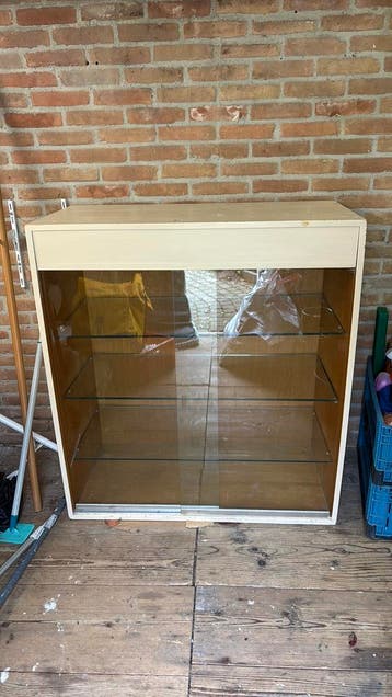 Gratis kast met glas