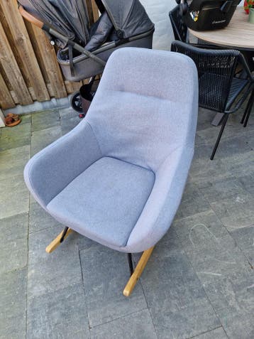 Grijze schommelstoel