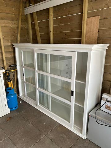 Boven deel van een dressoir kast