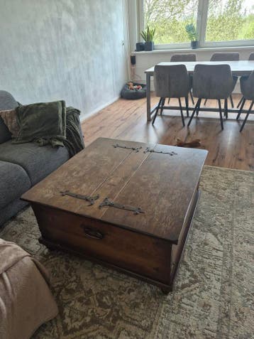 Salontafel / Dekenist van massief hout