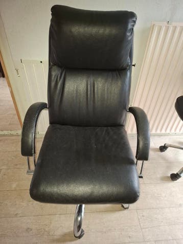 Zwarte bureaustoel gratis