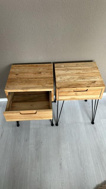 GERESERVEERD Set nachtkastjes met lade