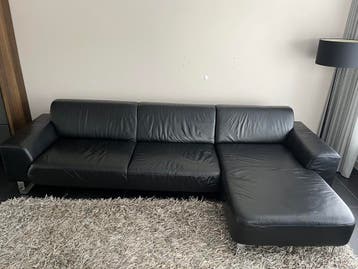 Zwarte leren bank – moet snel weg (gratis af te halen)