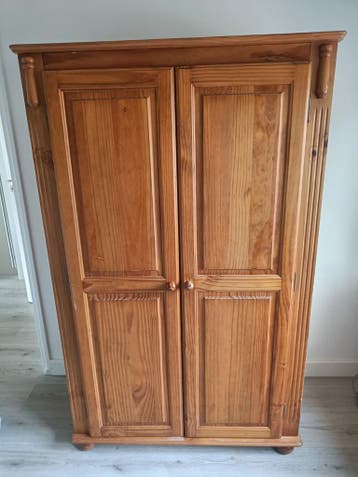 GRATIS Houten kledingkast