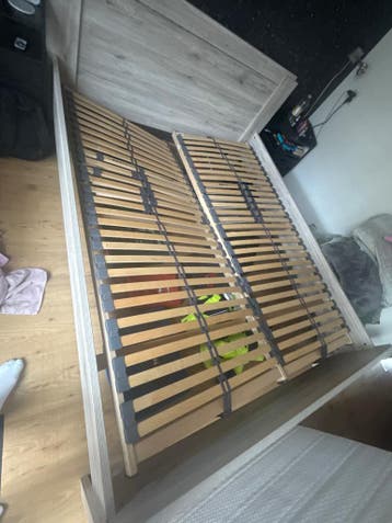 Bedframe met lattenbodems