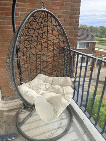 Hangstoel met kussen