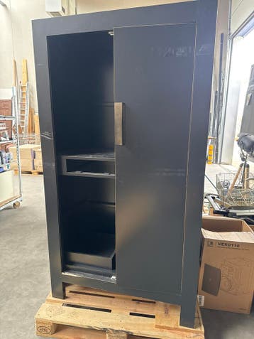 Gratis af te halen: Japanse kast met schade (200x110x55cm)