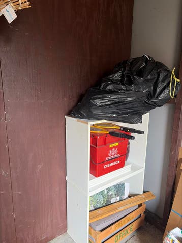 Witte kast met twee vakken