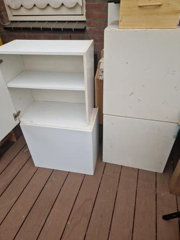 Witte kasten voor opslag of werkruimte