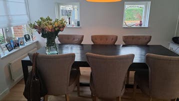 Grote eettafel 220x95 met metalen poten en houten blad