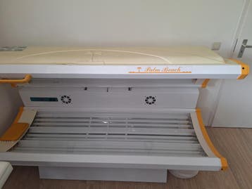 Gratis af te halen: Palm Beach zonnebank met 24 lampen