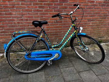 Fiets–defect achterwiel-zonder zadel-mag snel weg