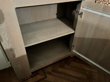 Eikenhouten (boeken)kast.