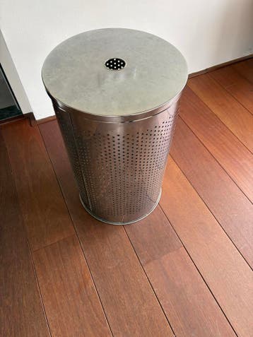 Stijlvolle RVS Wasmand met geperforeerd design