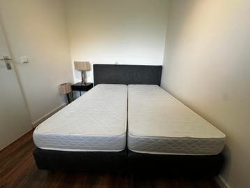 Gratis boxspring 160x200 – antraciet – inclusief matrassen