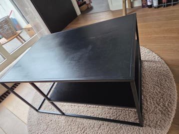 Zwart salontafel met metalen frame
