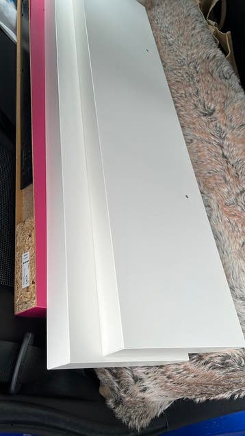 Geatis! 3x Ikea Lack wandplanken incl bevestigingsmateriaal.