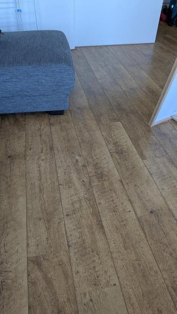 Laminaatvloer, ongeveer 32 vierkante meter
