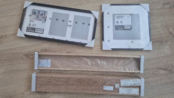 2 Frames and 2 Shelves