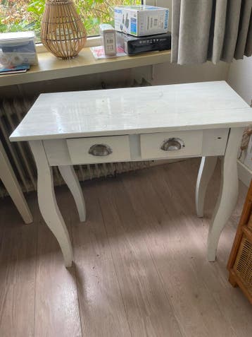 Wit houten kastje met lades - landelijke stijl