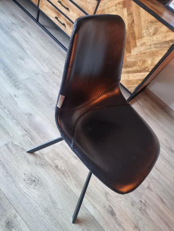 Gratis: 6x Dutchbone Franky eetkamerstoelen zwart leer