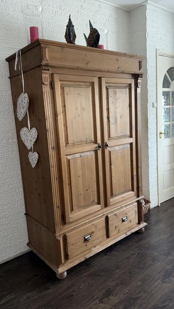 Gratis! Mooie en zware kast - snel ophalen!