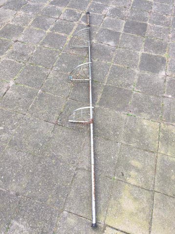 Gratis: Badkamerrekje (roestig)