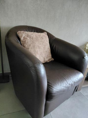 Twee nette stoelen (gratis)