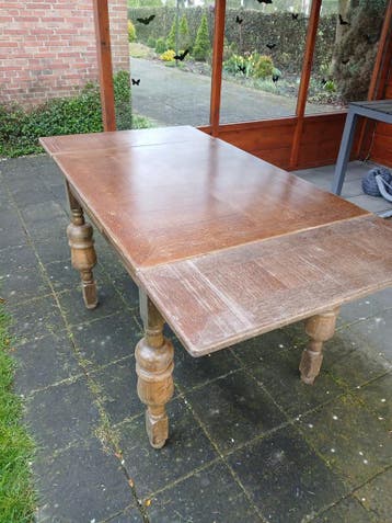 Uitschuifbare eettafel