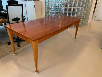 Mooie kersenhouten eettafel GRATIS (staat in de weg)