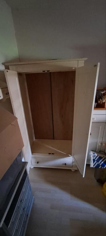 Kledingkast (gratis)