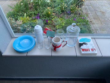 Gratis af te halen: Glaswerk en boeken