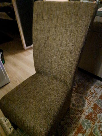 2 mooie stoffen eethoek stoelen