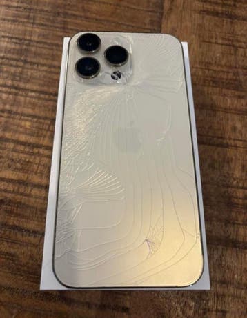 Gezocht iPhones 13 t/m 17 met schade Direct geld.