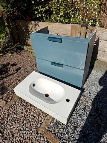 Gratis wastafel met onderkast