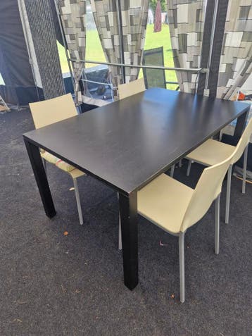 4 stoeltjes gratis ophalen